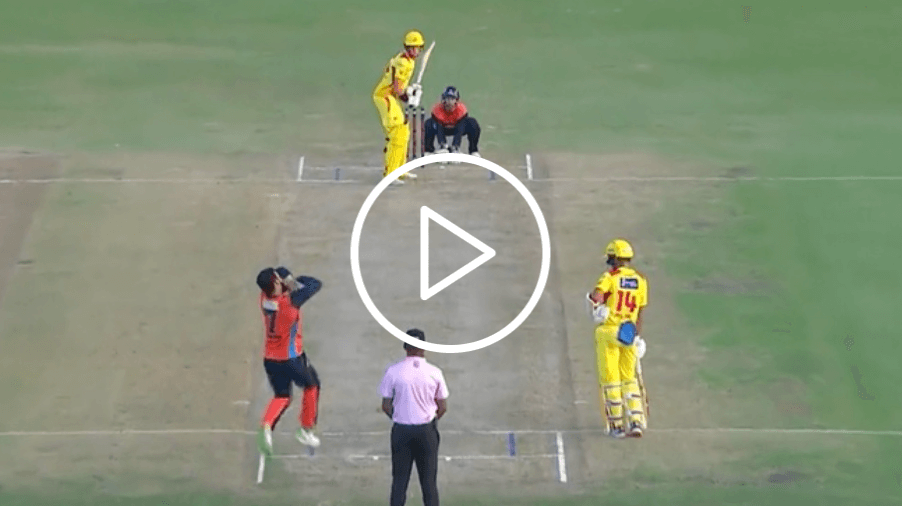 [WATCH] Shadab Khan Bamboozles Mitchell Santner in MLC 2023 Encounter Between SFU and TSK 